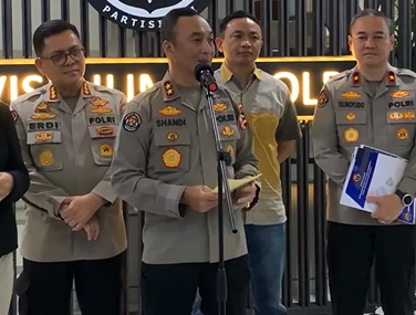 Divisi Humas Mabes Polri Divisi Humas Mabes Polri